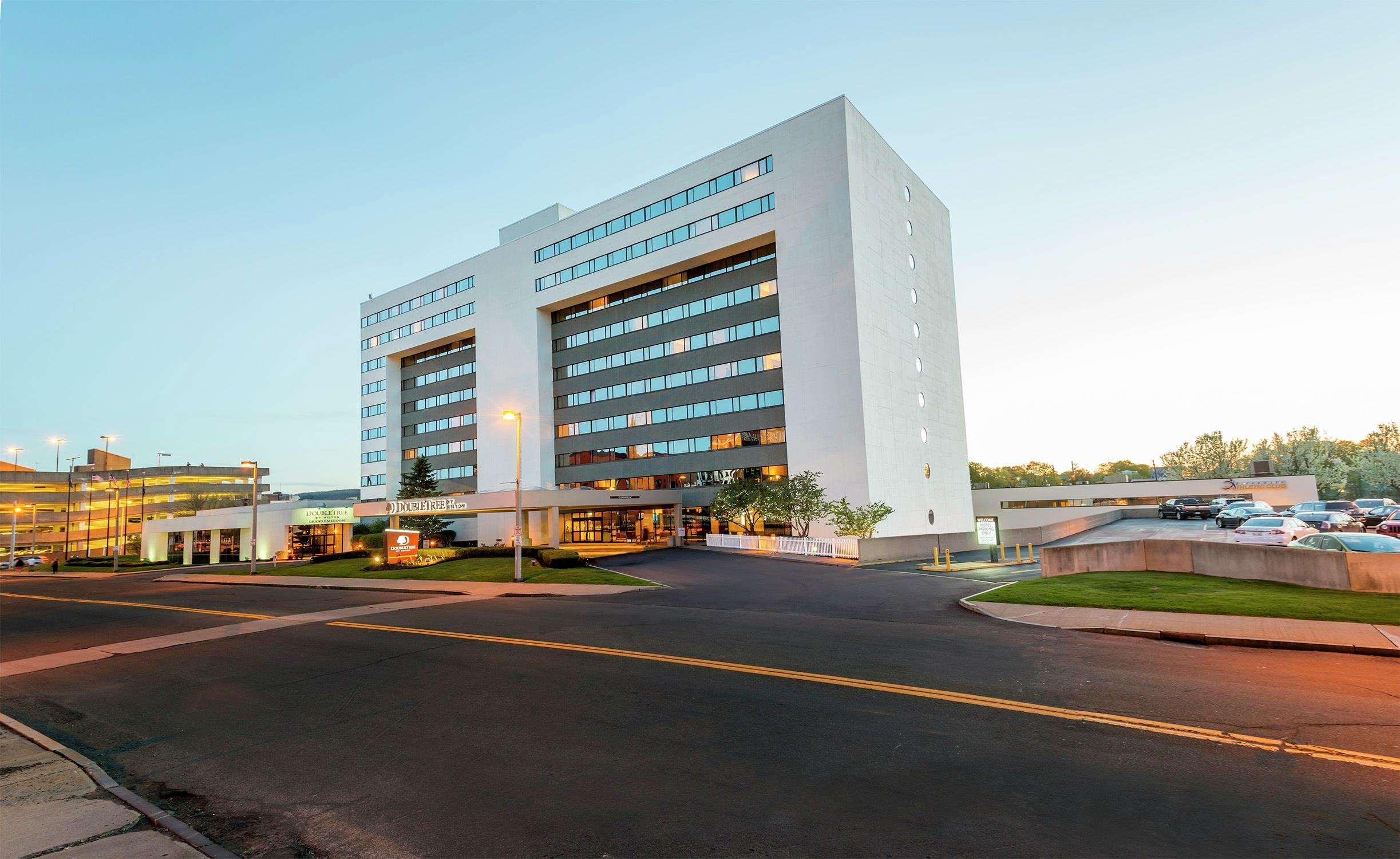 Отель Doubletree By Hilton Бингемтон Экстерьер фото