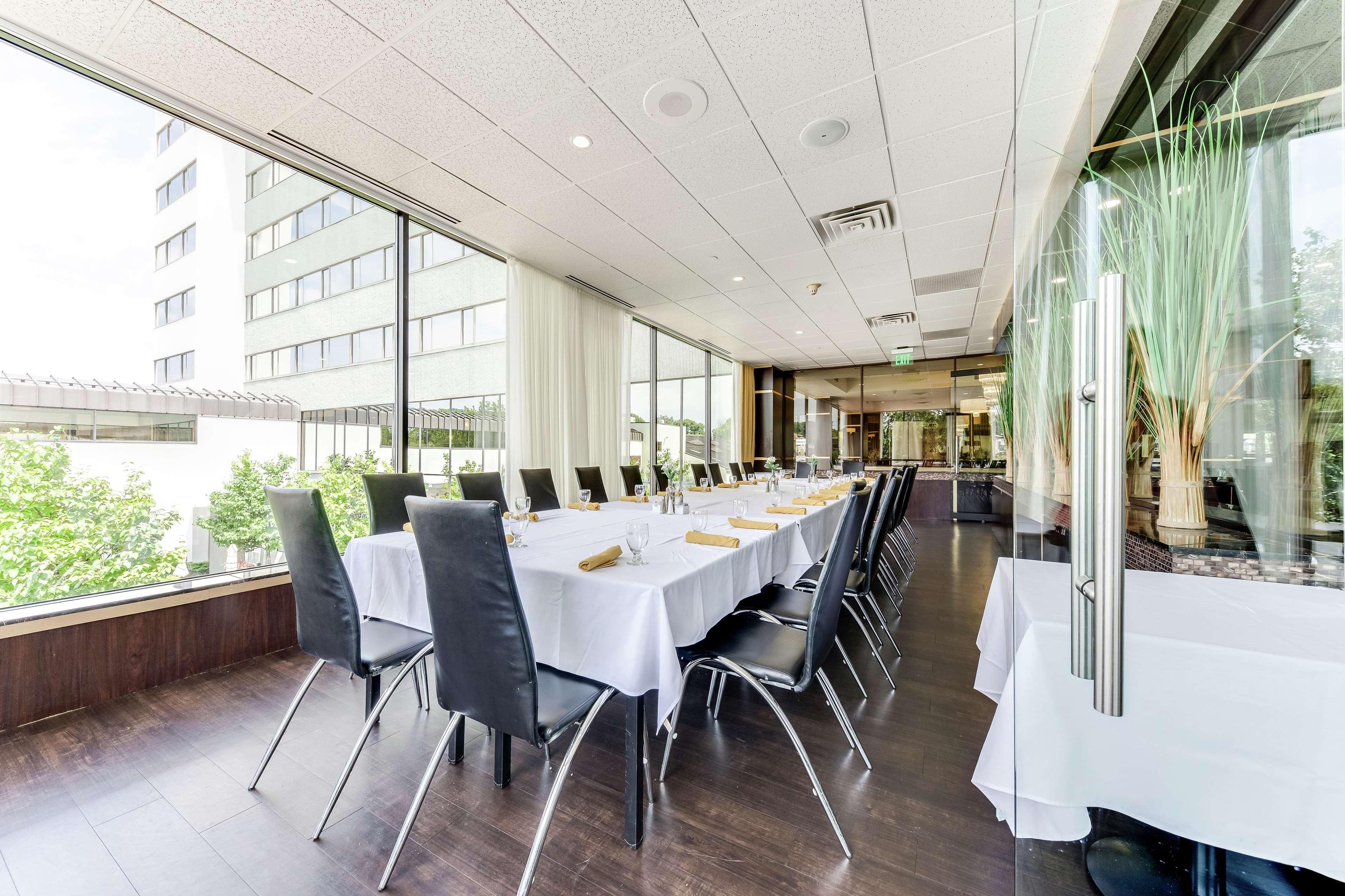 Отель Doubletree By Hilton Бингемтон Экстерьер фото