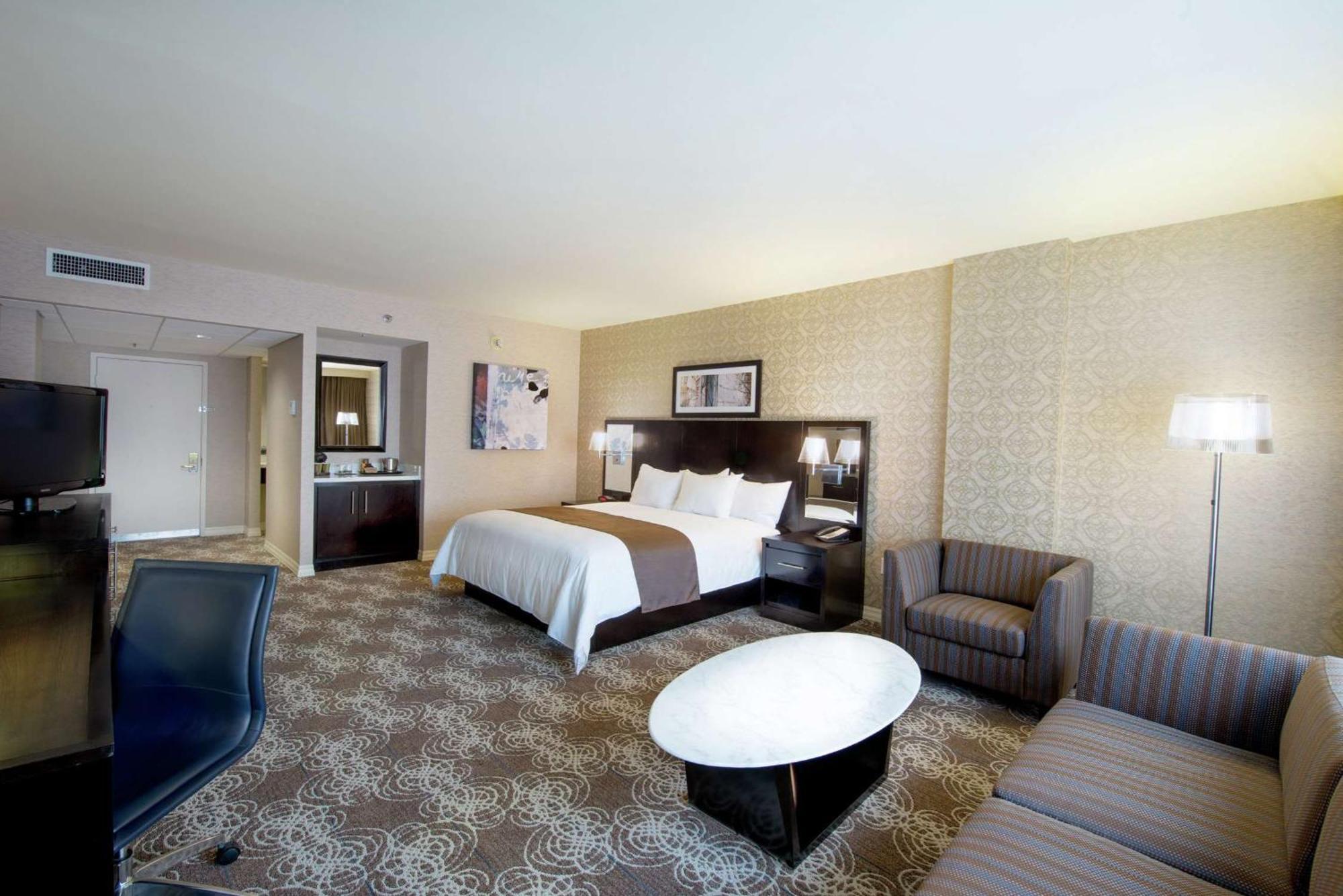 Отель Doubletree By Hilton Бингемтон Экстерьер фото